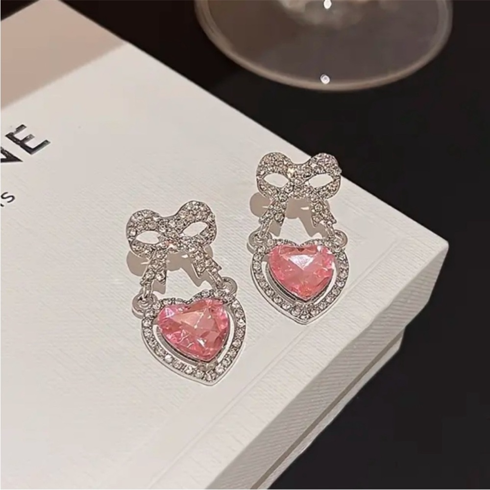 Chic Silver and Pink Heart Drop Earrings NEW NWT